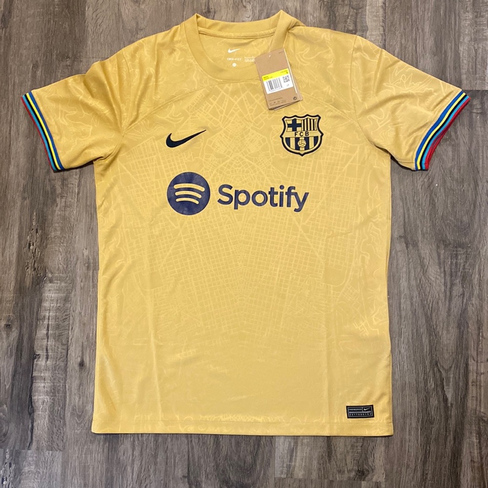 Barcelona away jersey 2022/2023 mens small. New with tags